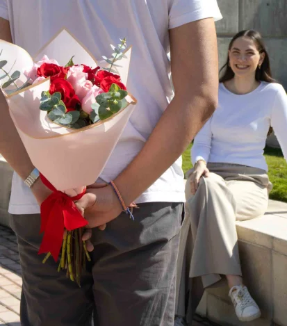 Bouquet con 12 Rosas - Flores a Domicilio 2